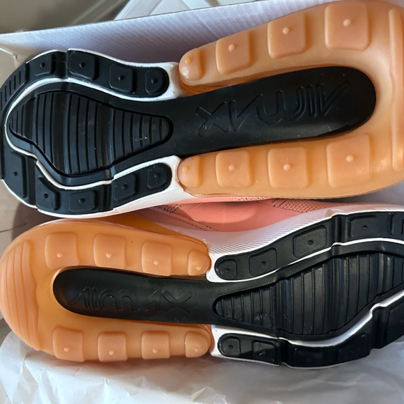 Woman's Nike Air Max - Picture 3 of 3